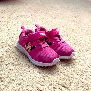 Minnie Mouse shoes